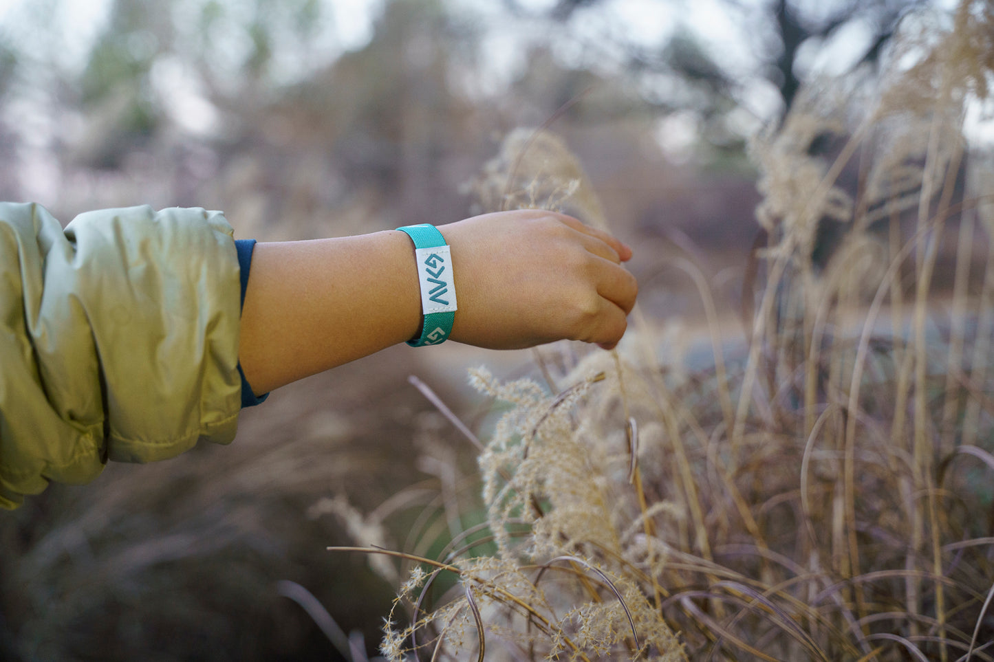 God is bigger - Christian Bracelet | Tap to Get Daily Verse | Elastic NFC Bracelet