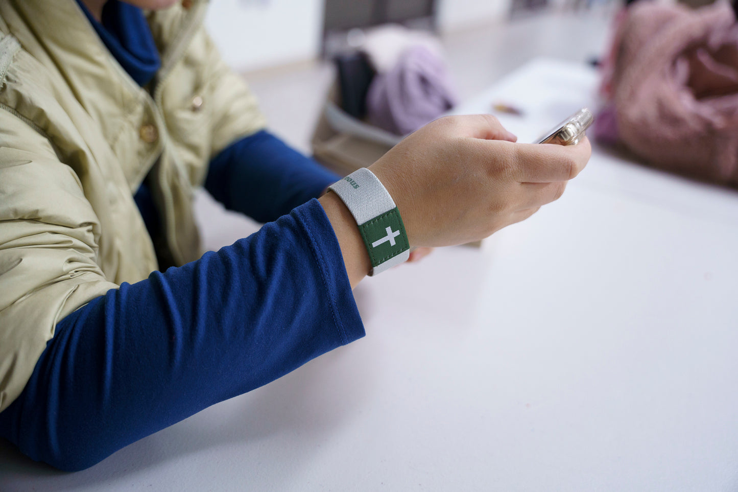 Be Strong - Christian Bracelet | Tap to Get Daily Verse | Elastic NFC Bracelet