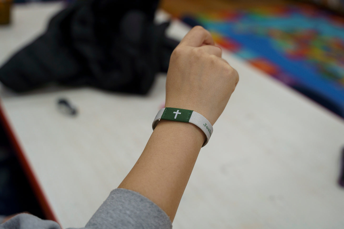 Be Strong - Christian Bracelet | Tap to Get Daily Verse | Elastic NFC Bracelet