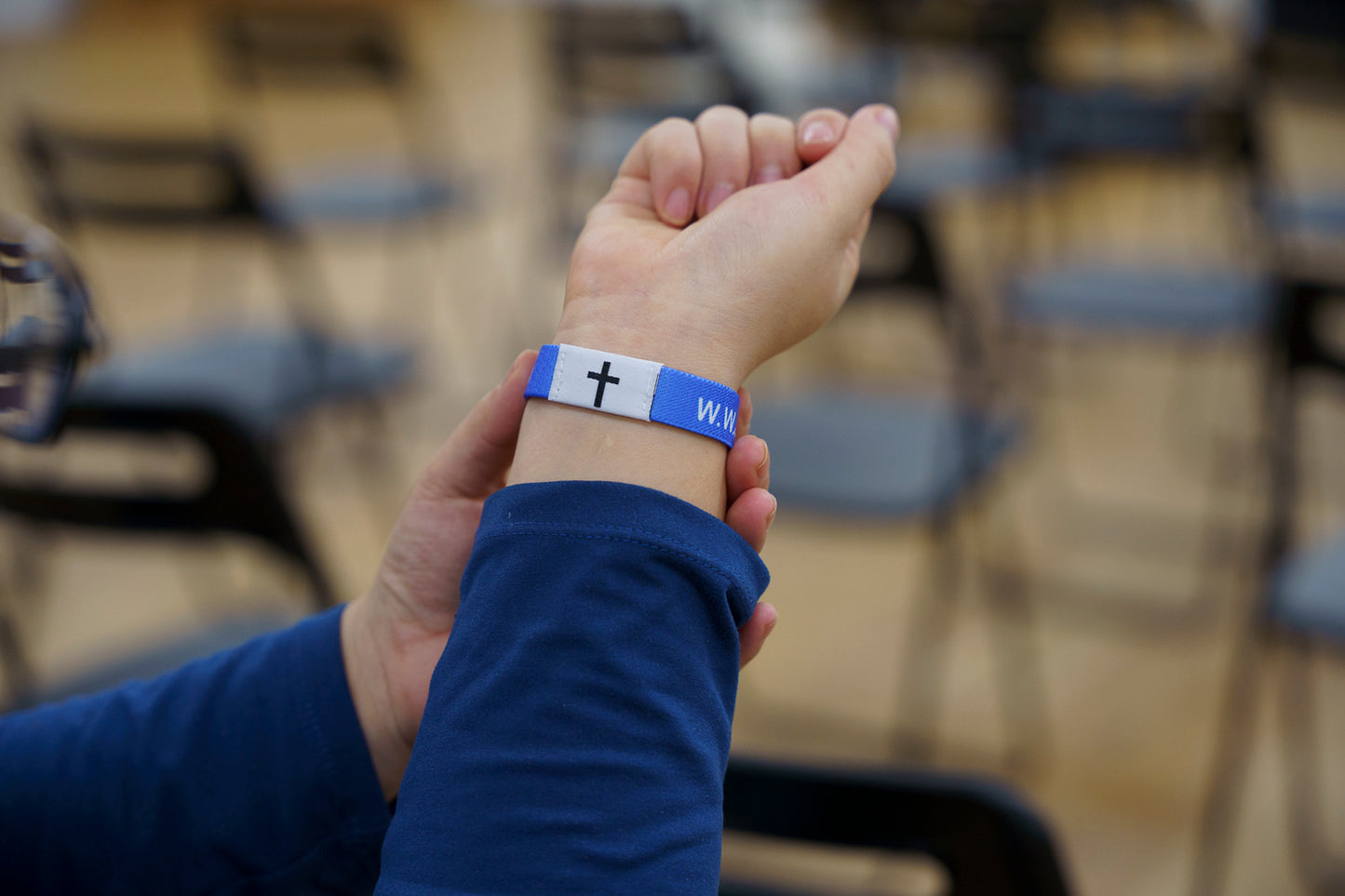 W.W.J.D - Christian Bracelet | Tap to Get Daily Verse | Elastic NFC Bracelet