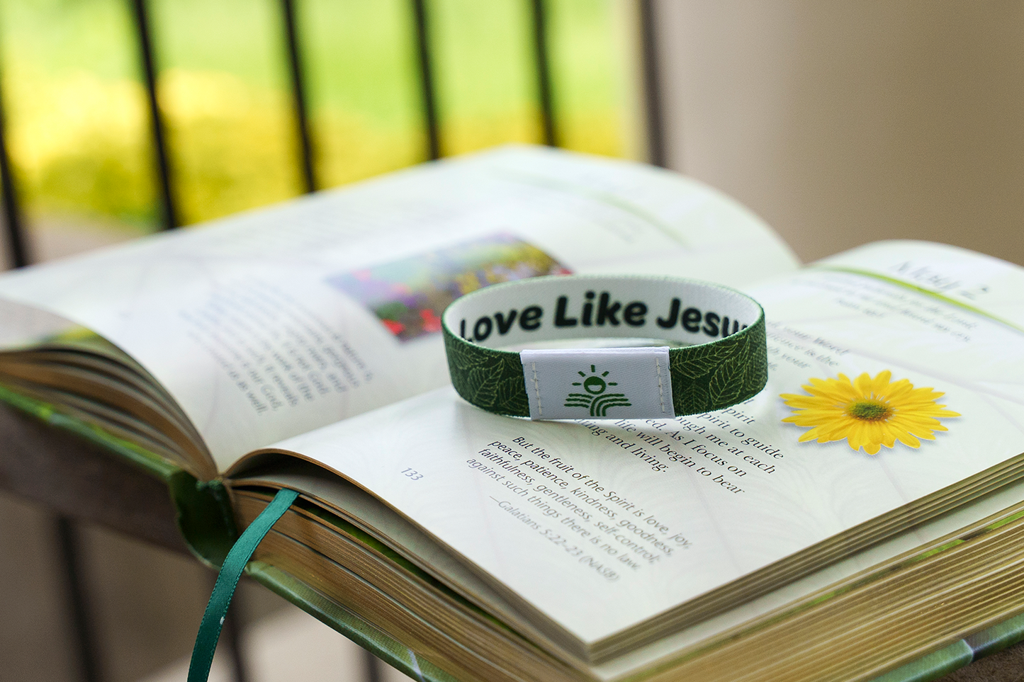 Love like Jesus - Daybreak Devotion Bracelet